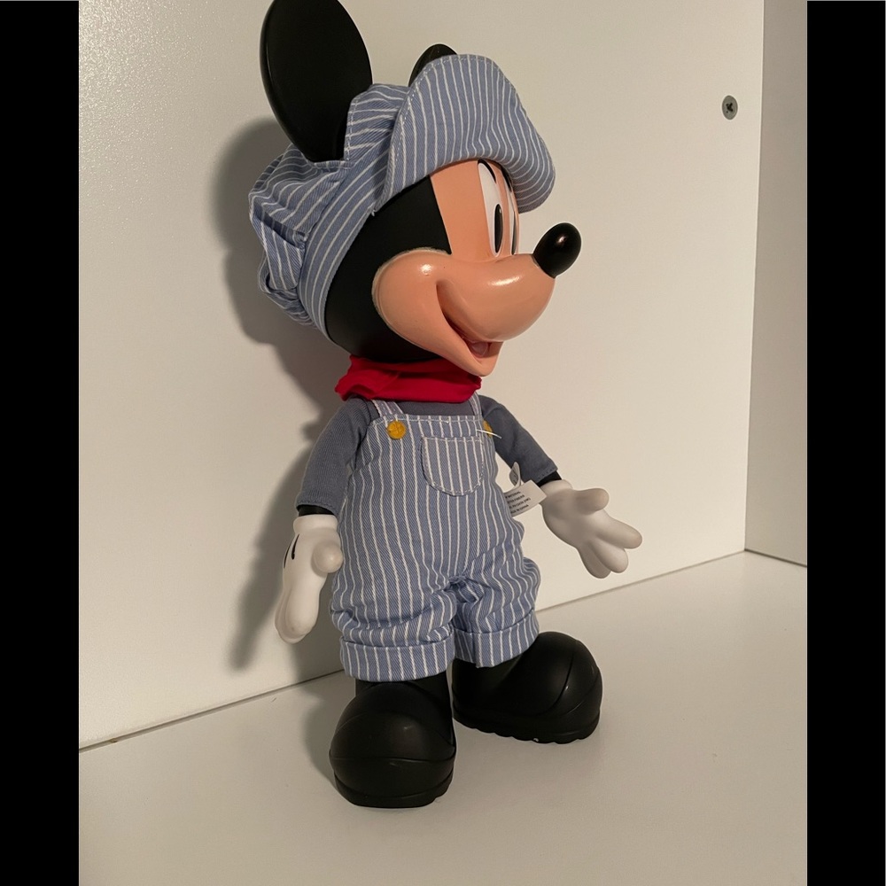 Train Conductor Mickey Mouse - Picture 2 of 6